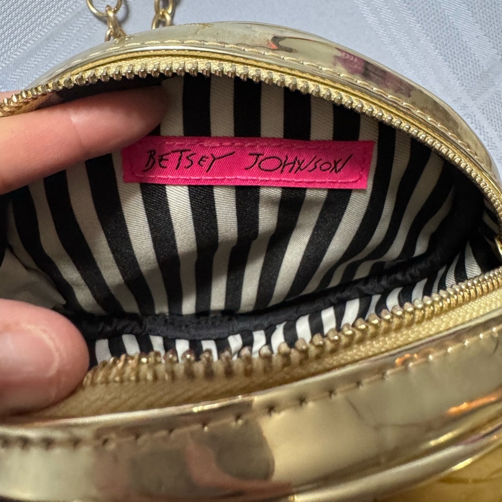 Betsey Johnson Gold Christmas Bow Crossbody Purse - Picture 6 of 15